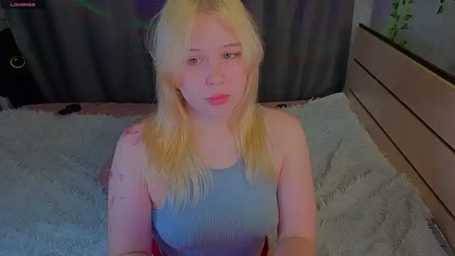 unburnedgirl live cam on StripChat