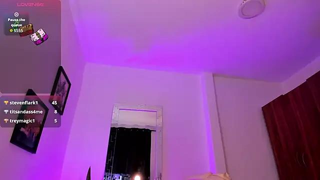 chloejones__ webcam