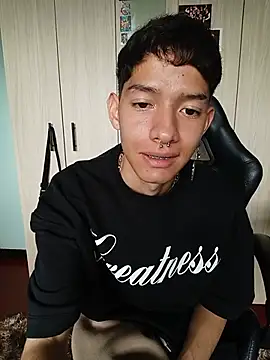 heyy_noah11 live sex cam
