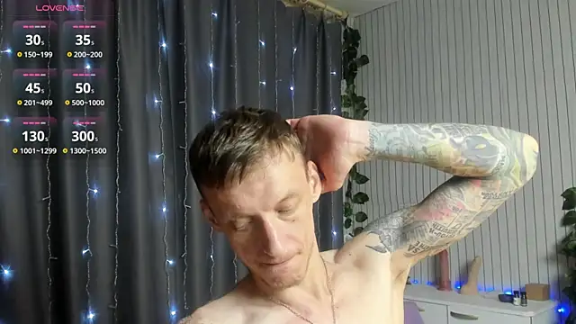 James2Inked live cam on StripChat