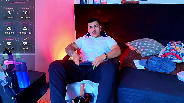 jeisonstark live cam on StripChat