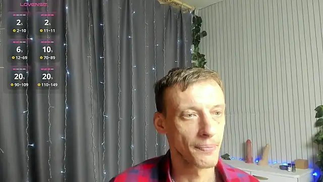 James2Inked live cam on StripChat