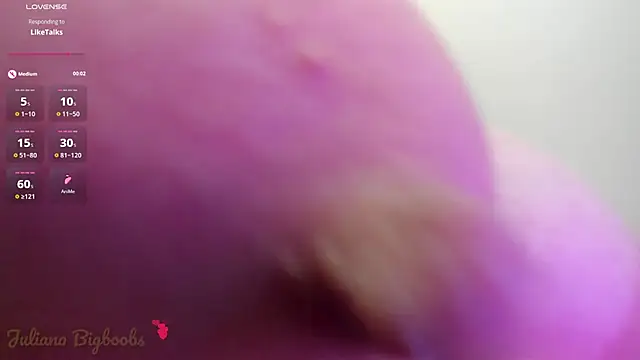 Juliana_bigboobs live cam on StripChat