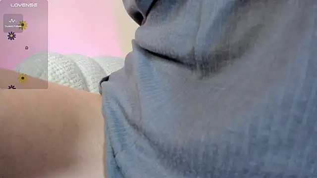 lylah_brosst live cam on StripChat