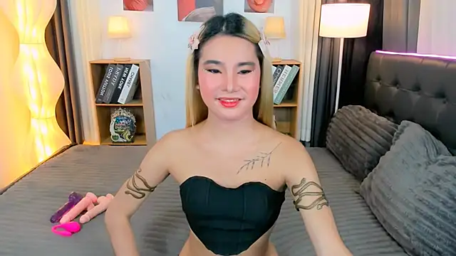 Naughty_Jessie live cam on StripChat