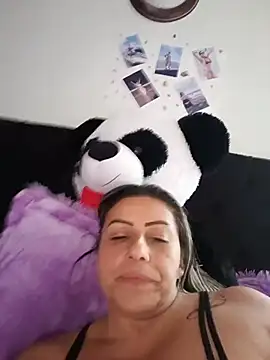 maynor_1998 live cam on StripChat