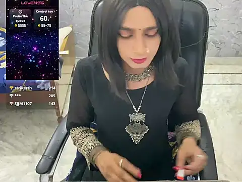 LuvLayla live cam on StripChat