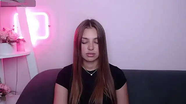 MilanaAngelAs webcam