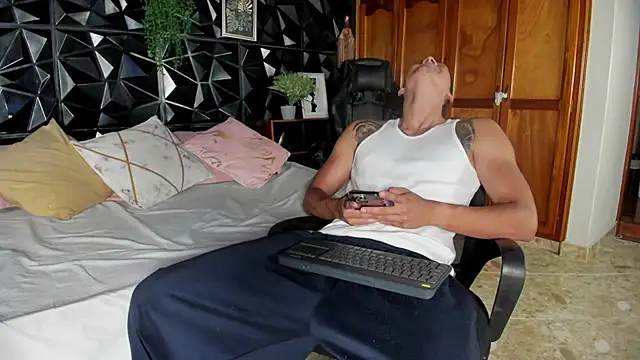 elliot_colton (M twink) - Come and run with me, love