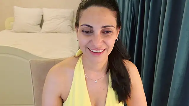 LovelyBeatrice webcam