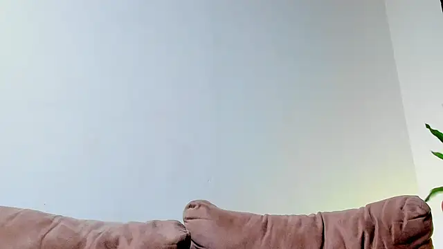 Mia-Stones webcam