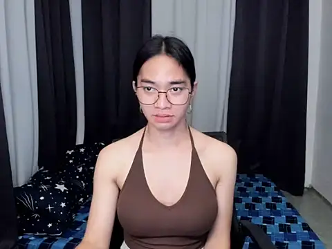 AsianPetiteMarian webcam