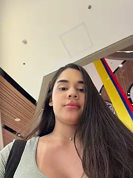 BellaLeclair_ webcam