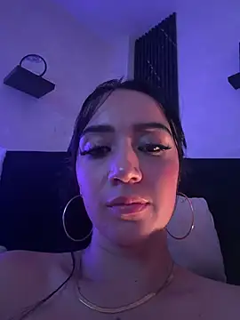 EmmyEvans1 live cam on StripChat