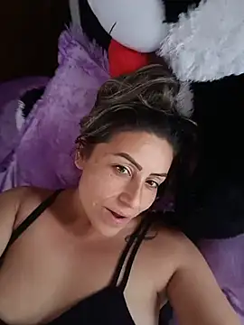 maynor_1998 live cam on StripChat