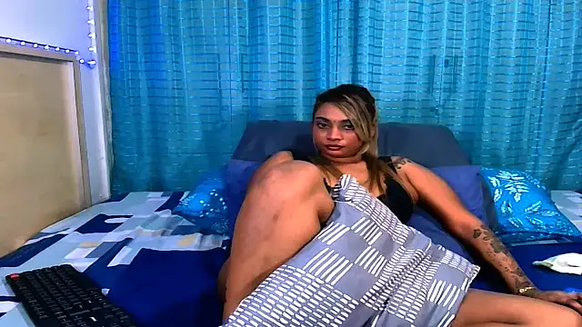 sexyindianchic live cam on StripChat