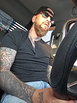 Beardedtattood webcam