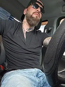 Beardedtattood webcam
