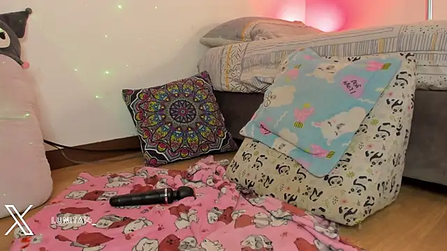 princessluna_19 live cam on StripChat