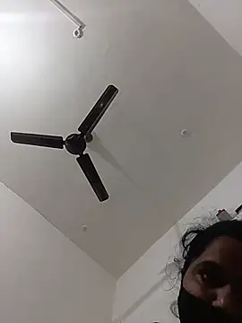 Menka_cut34 webcam