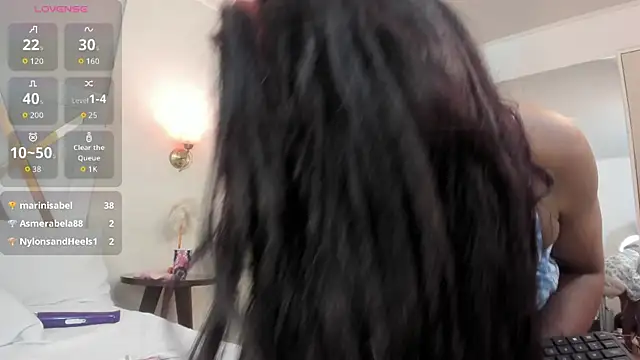 Sky_Collins_ webcam