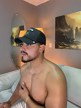 ApoloMakris live cam on StripChat