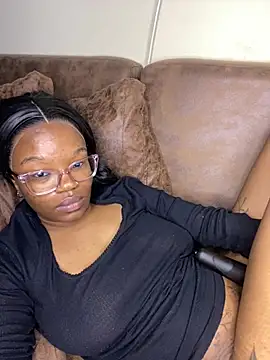 YummyMelanin117 webcam
