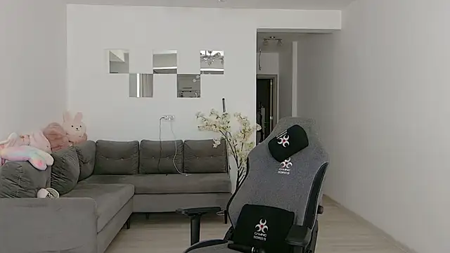 LovelyBianca webcam