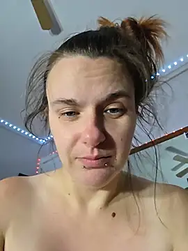 queenpeaches121 webcam