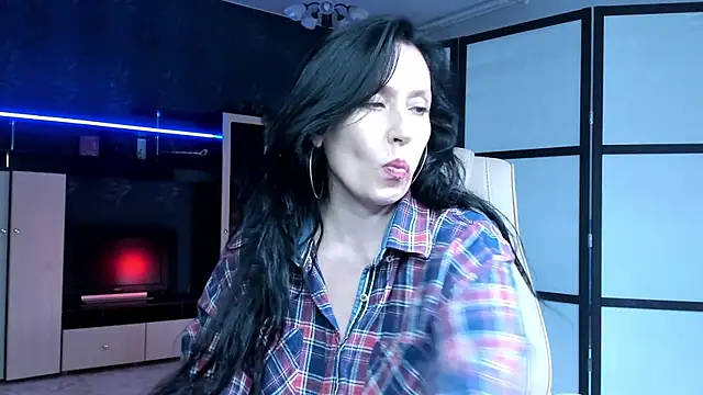 Lucky_Milf webcam