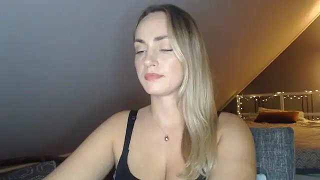 ScarlettSensitive webcam