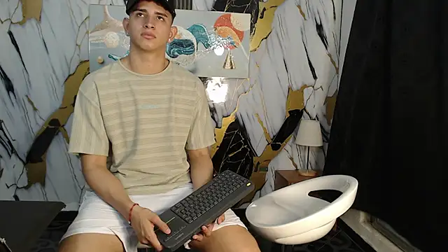 LOVE_GUYS1 webcam