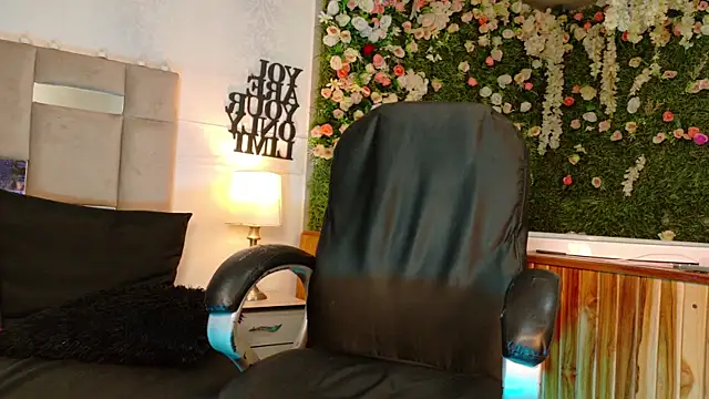 karolfoxxi__ - KarolFoxxi__'s free webcam - UK Sex Cams