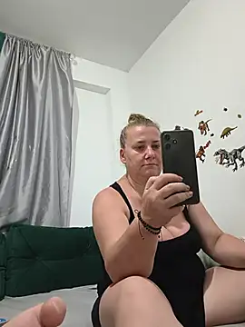 JuliaBestX webcam