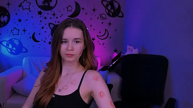 caroline_honeyy webcam