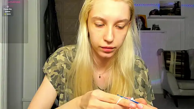 LunaWhiteXX webcam