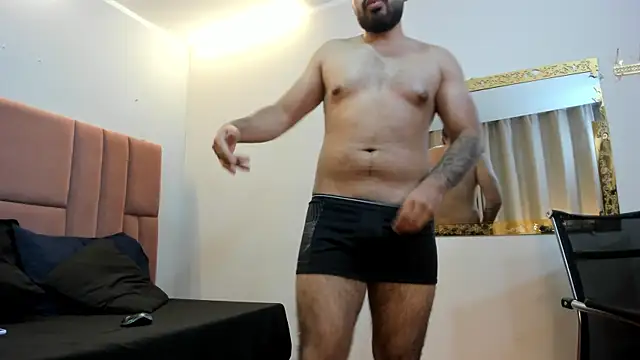 Massimo_Moretti live cam on StripChat