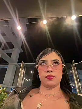 LilacNoir webcam