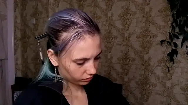 Helen18glo webcam