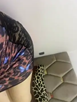 Houriya_123 webcam