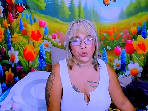 indianroxy webcam