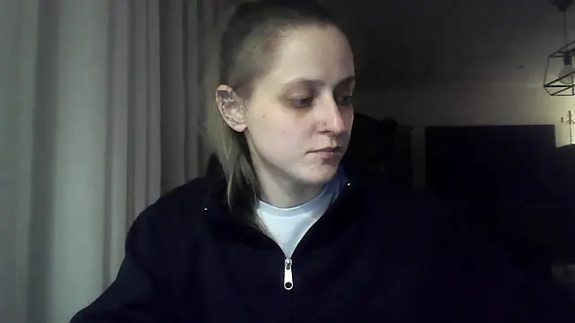 LeaWetGirl live cam on StripChat