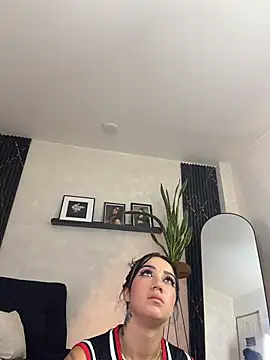 EmmyEvans1 live cam on StripChat