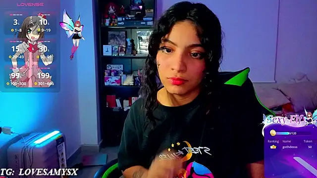 Lovelyamyy live cam on StripChat