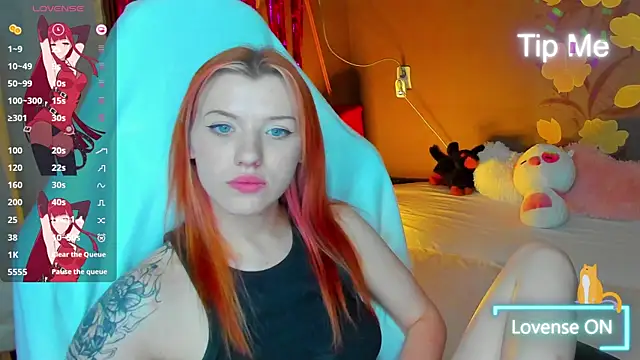 MeganNewCat live cam on StripChat