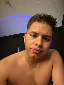 Niicky1_ live cam on StripChat