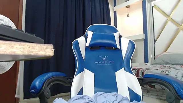 lilith_ayanami live cam on StripChat