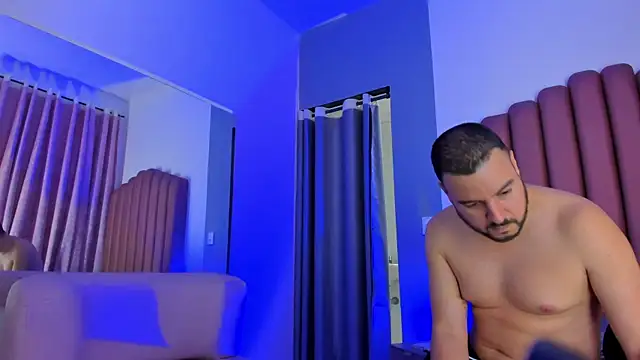 Nicola_D_Angelo live cam on StripChat