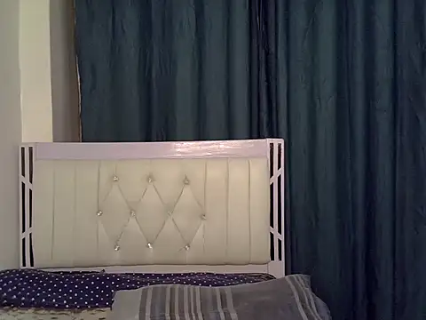 Prettyluxee webcam