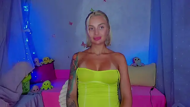YourLizzyDoll webcam